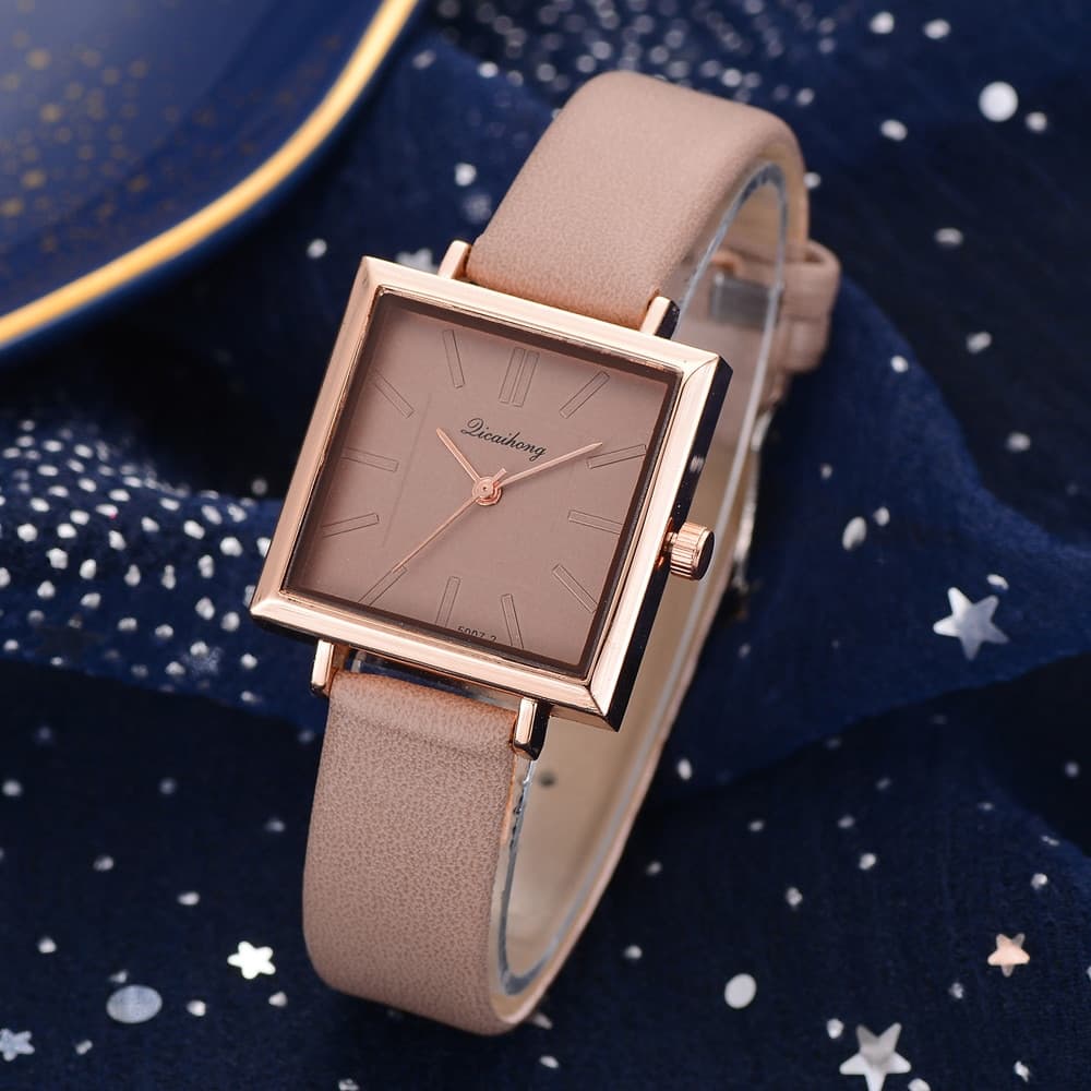 Relógio de pulso feminino quadrado com pulseira de couro e cristais, relógio de quartzo para mulheres elegantes.