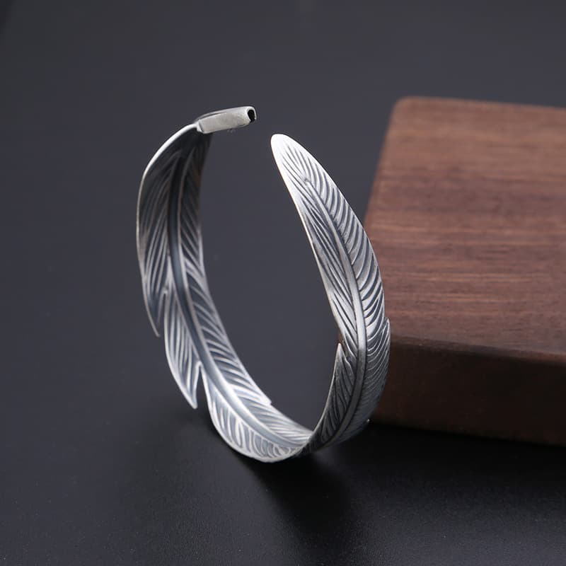Pulseira Simples Com Penas, Pulseira Aberta Feminina