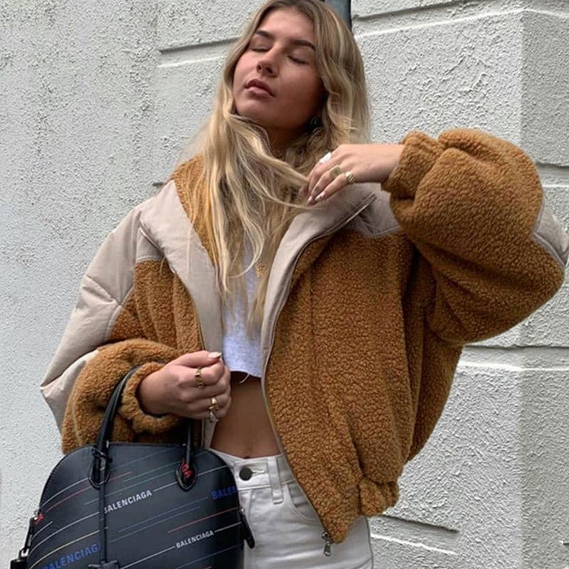 Casaco Cardigã Feminino com Capuz, Gola Alta e Zíper com Costuras