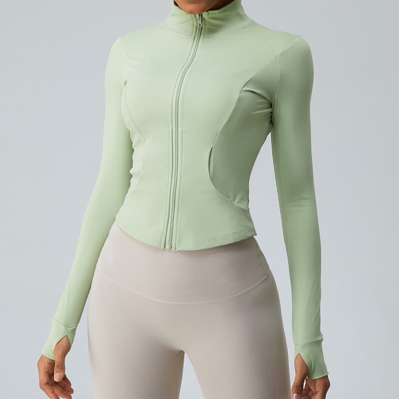 Jaqueta esportiva feminina de manga comprida com modelagem slim fit e secagem rápida. 10