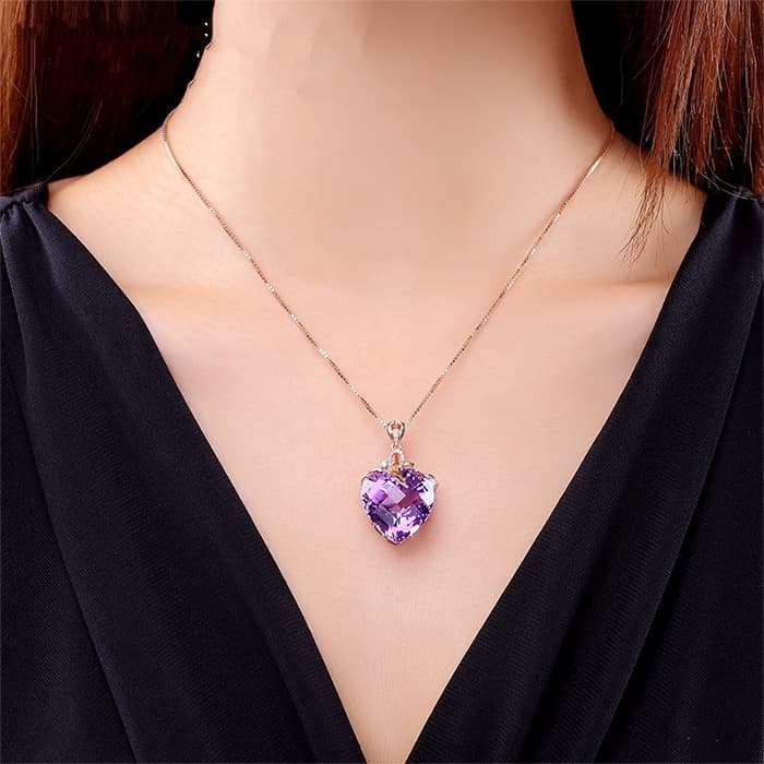 Colar feminino com pingente 3