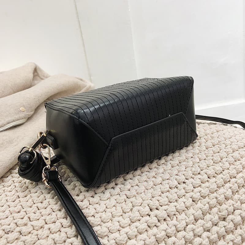 Bolsa pequena de mão feminina para o verão. 2