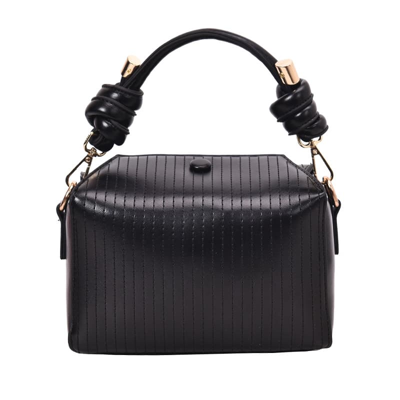 Bolsa pequena de mão feminina para o verão.