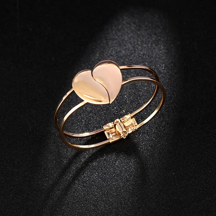 Pulseira feminina com dois corações foscos 2