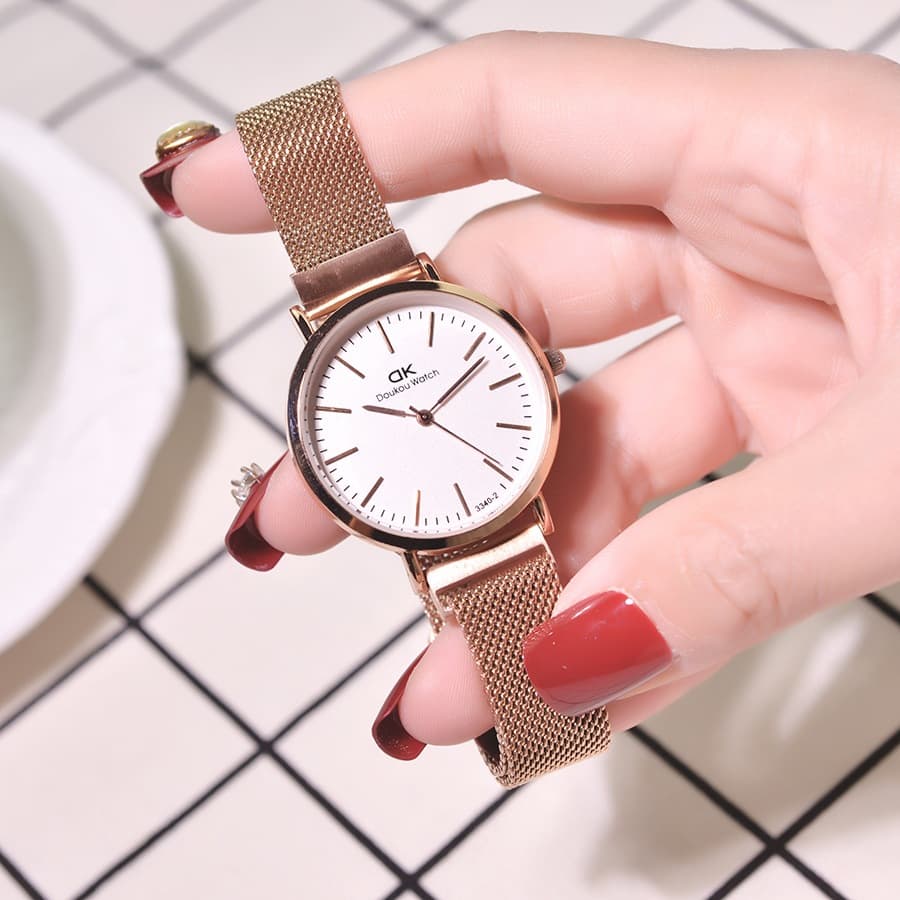 Relógio feminino de quartzo com pulseira de malha à prova d'água e simples.
