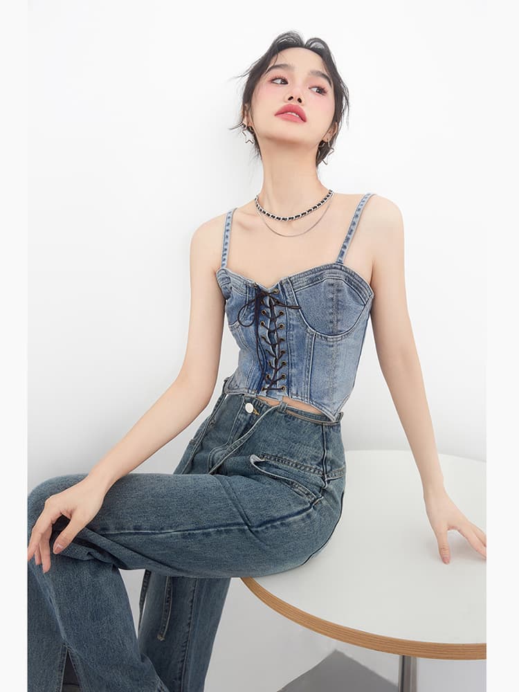 Colete jeans curto feminino com alças finas 4