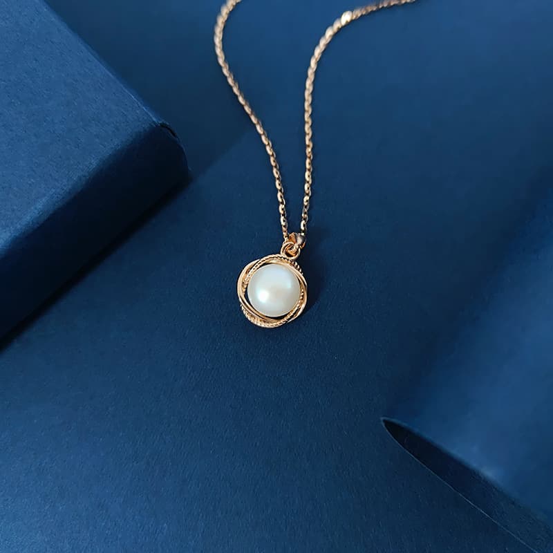 Colar feminino com pérolas de água doce e prata. 7