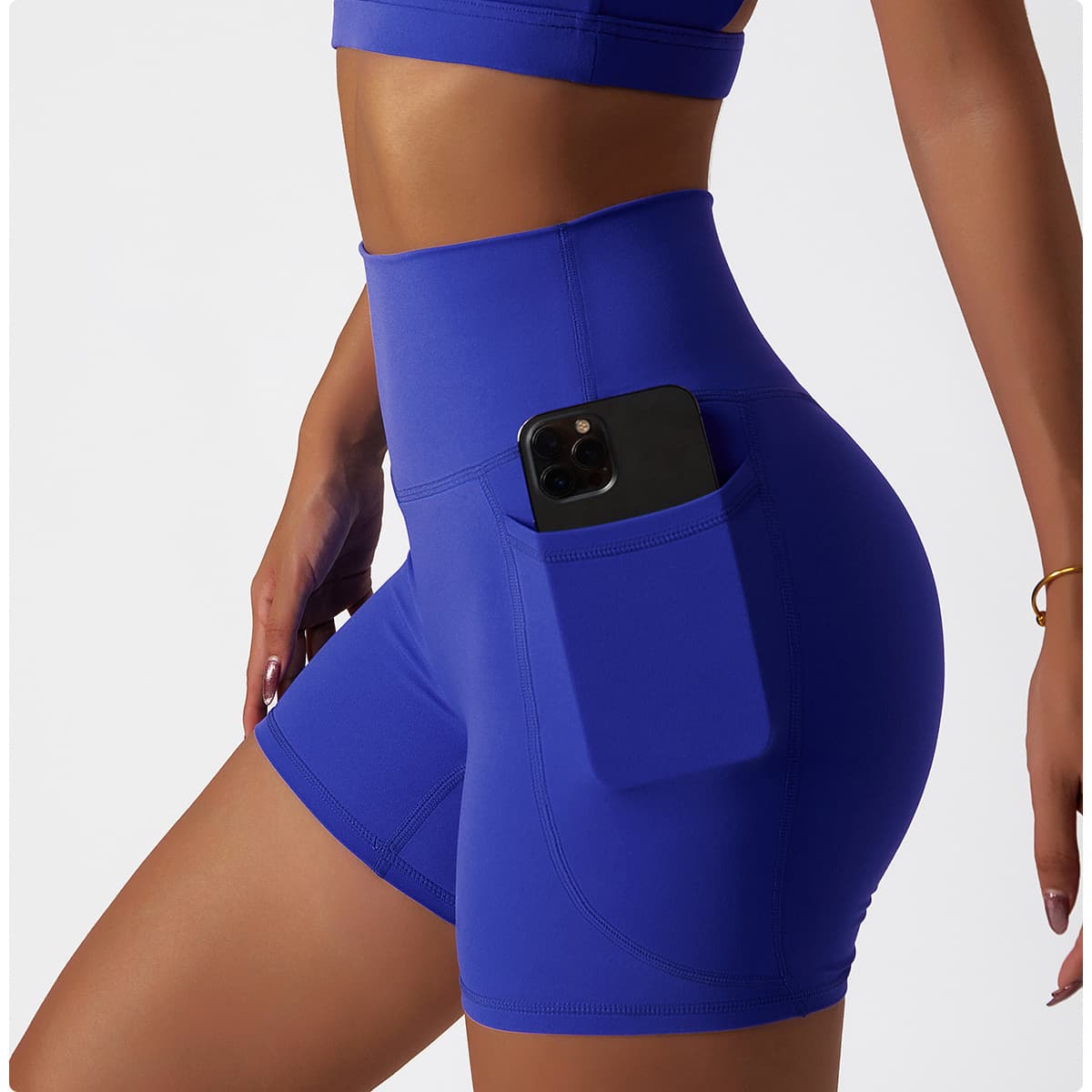 Shorts esportivos femininos da moda, cintura alta e modelagem justa.