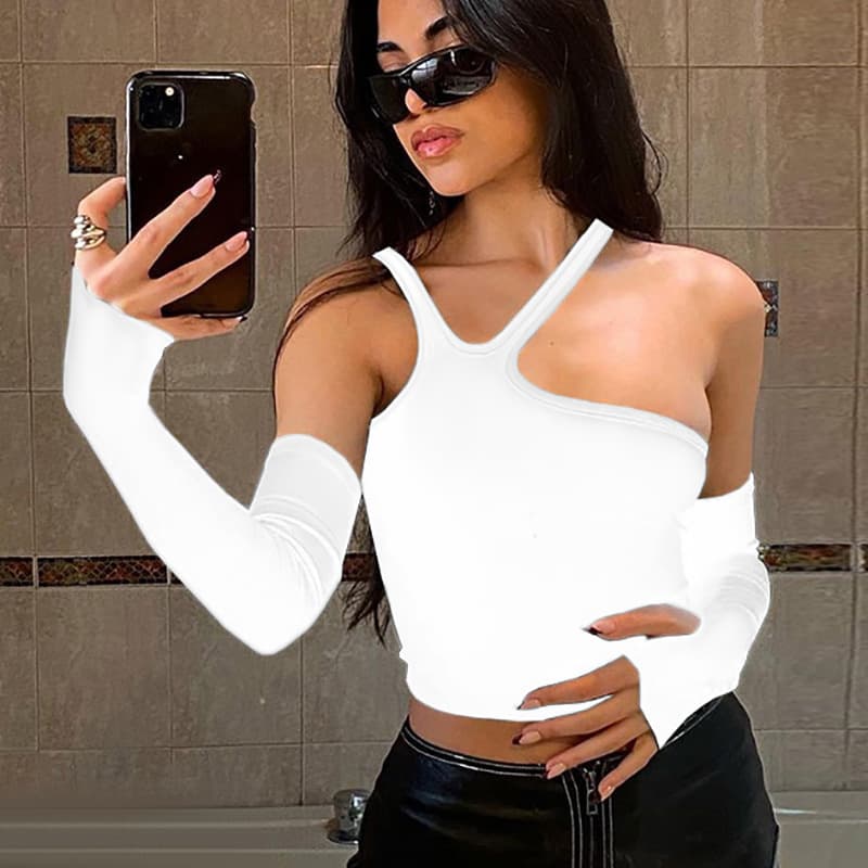 Blusa feminina de moda com decote ombro a ombro e modelagem irregular removível.