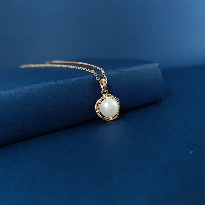 Colar feminino com pérolas de água doce e prata. 9
