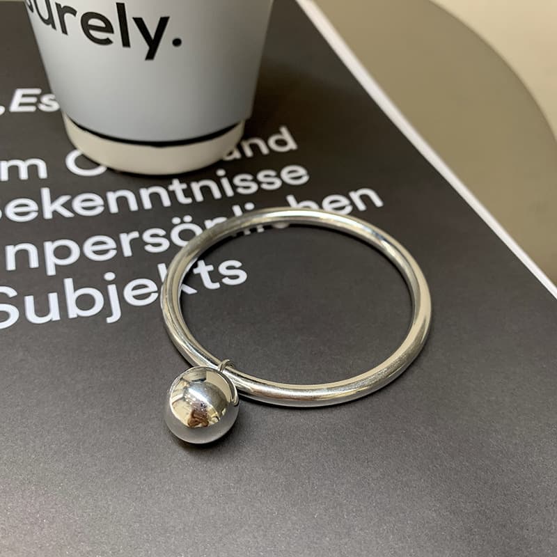 Pulseira feminina com pingente de bola de personalidade 3