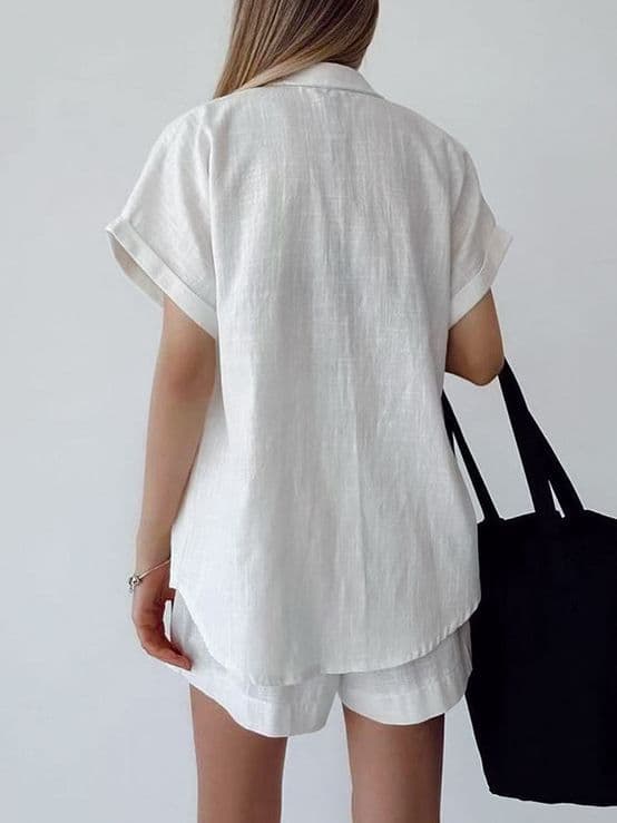 Conjunto feminino casual de camisa de manga curta e shorts. 6