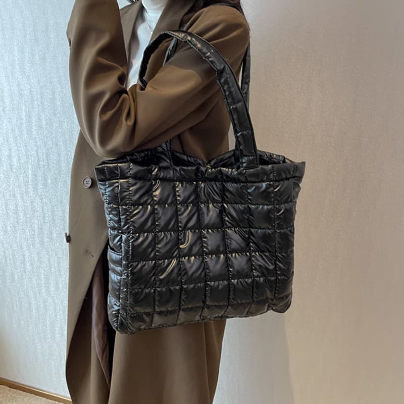 Bolsa de ombro feminina de inverno com estampa xadrez. 10