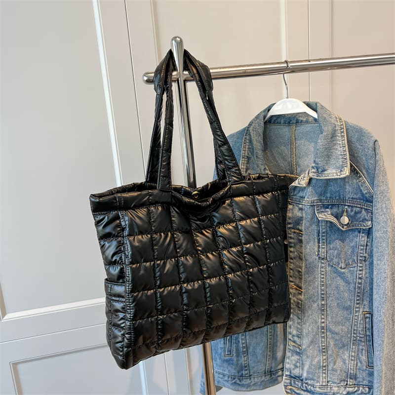 Bolsa de ombro feminina de inverno com estampa xadrez. 6