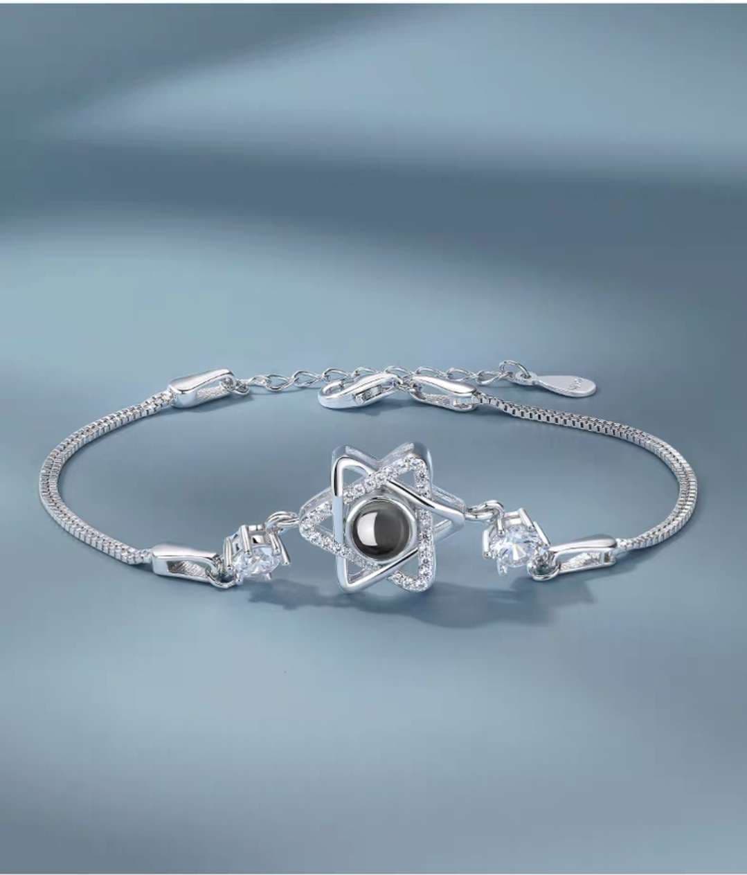 Pulseira feminina com zircônias cravejadas