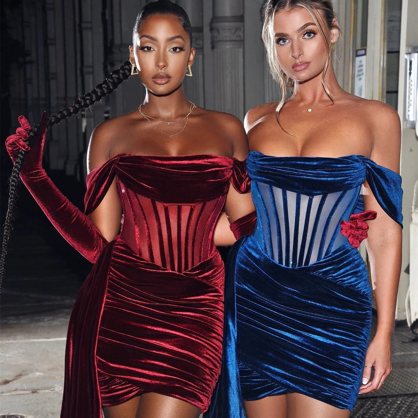 Vestido sexy de veludo com decote no busto
