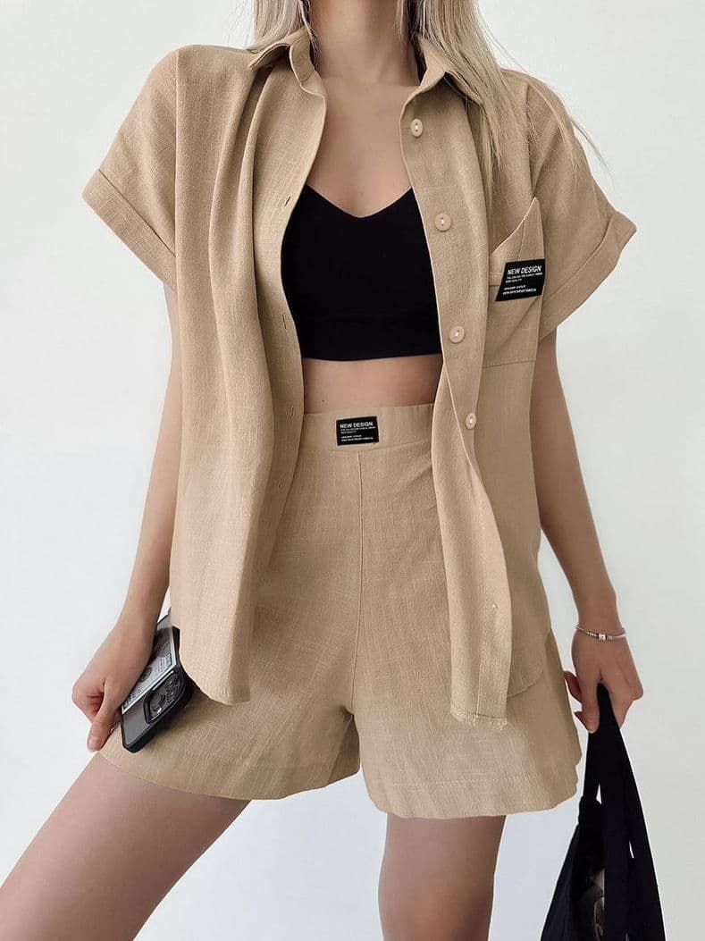 Conjunto feminino casual de camisa de manga curta e shorts. 3