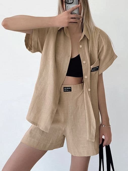 Conjunto feminino casual de camisa de manga curta e shorts. 8