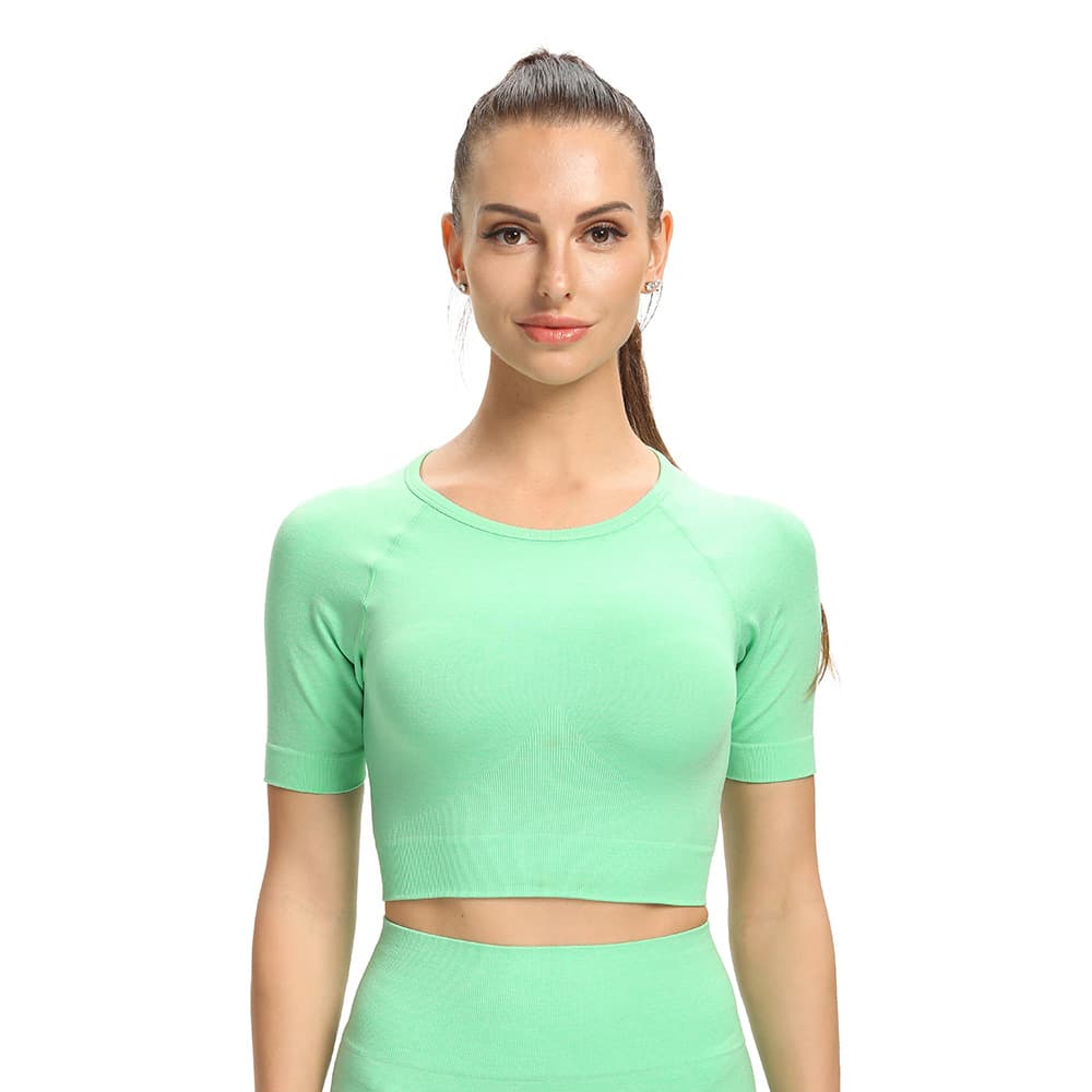 Camiseta fitness de manga curta com gola redonda e cor sólida, que absorve o suor. 4