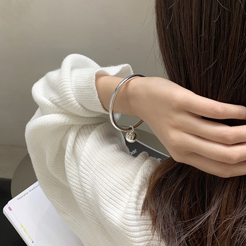 Pulseira feminina com pingente de bola de personalidade 2