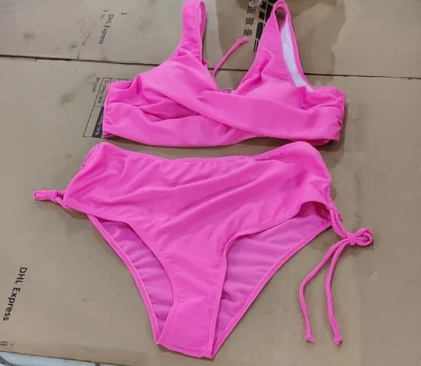 Biquíni feminino com alças finas 3