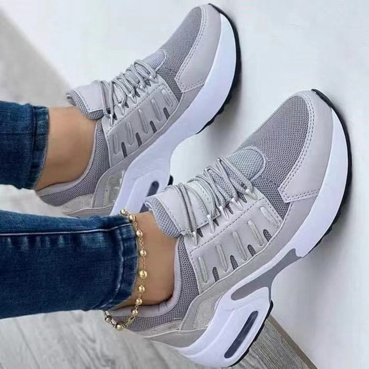 Renda Up Sneakers