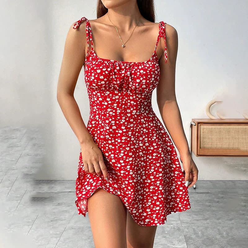 Vestido Floral De VerãO, Modelo Evasê, Com Cintura Marcada, Ideal Para O Dia A Dia. Roupa Casual Feminina Que Afina A Silhueta.