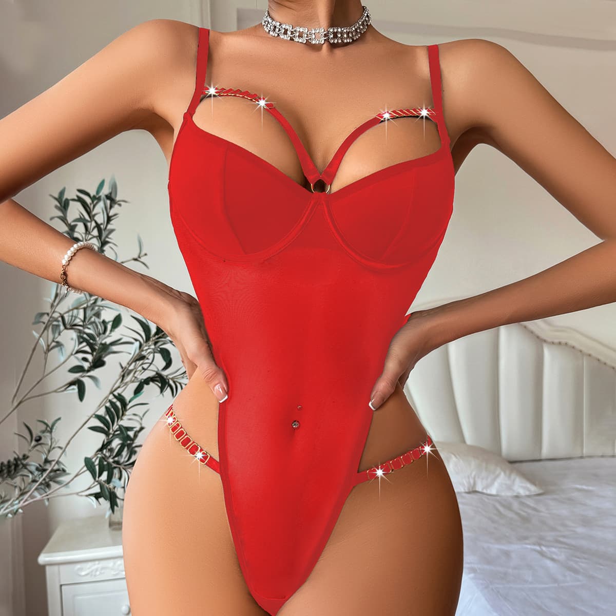 Macacão feminino sem mangas com modelagem que deixa a barrig