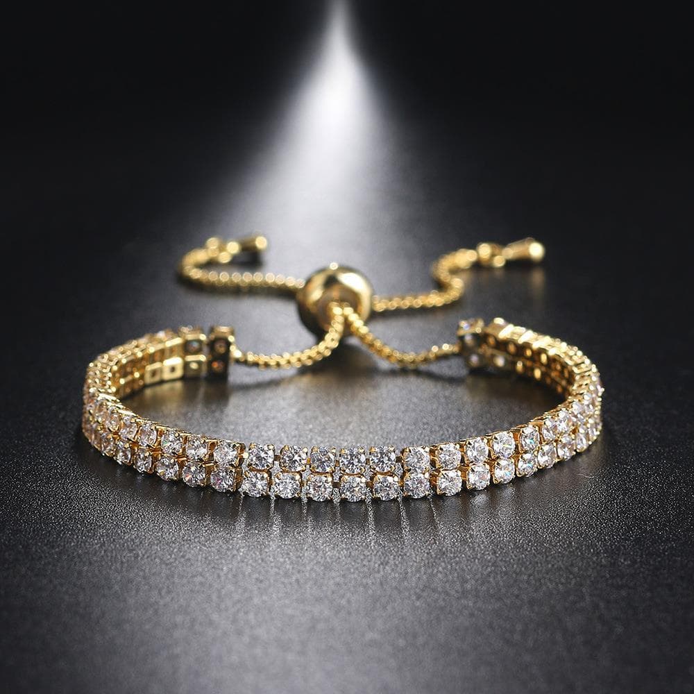 Pulseira feminina moderna com zircônias em fileira dupla e strass.