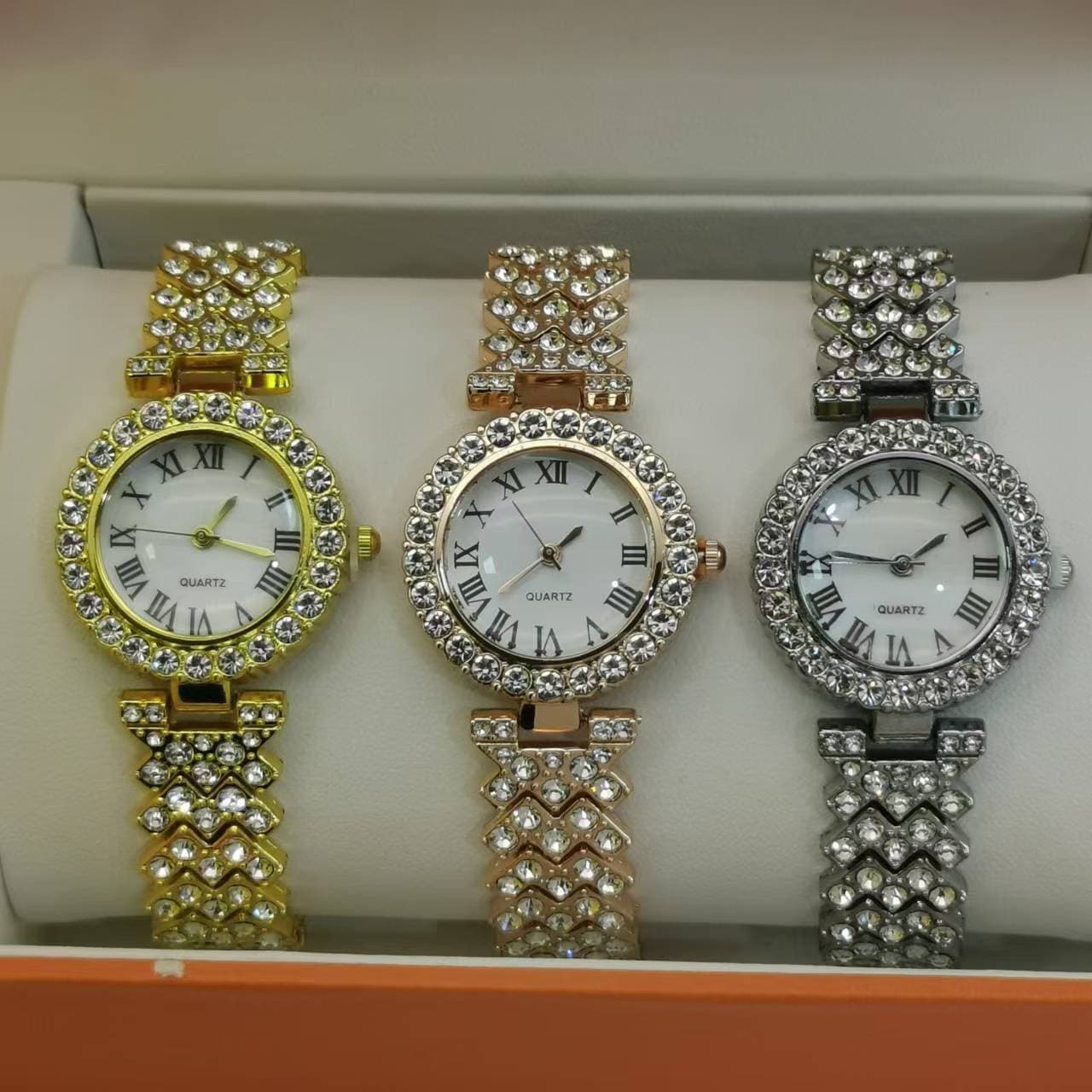 Pulseira de relógio de quartzo com céu estrelado cravejada de diamantes, versátil e elegante para mulheres. 3