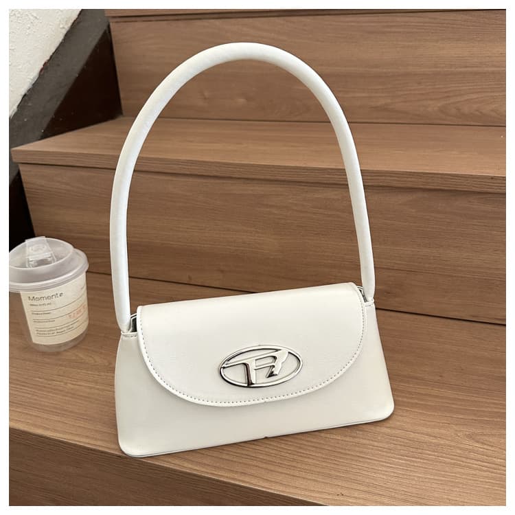Nova bolsa feminina de PU da moda, para usar no ombro ou debaixo do braço. 3