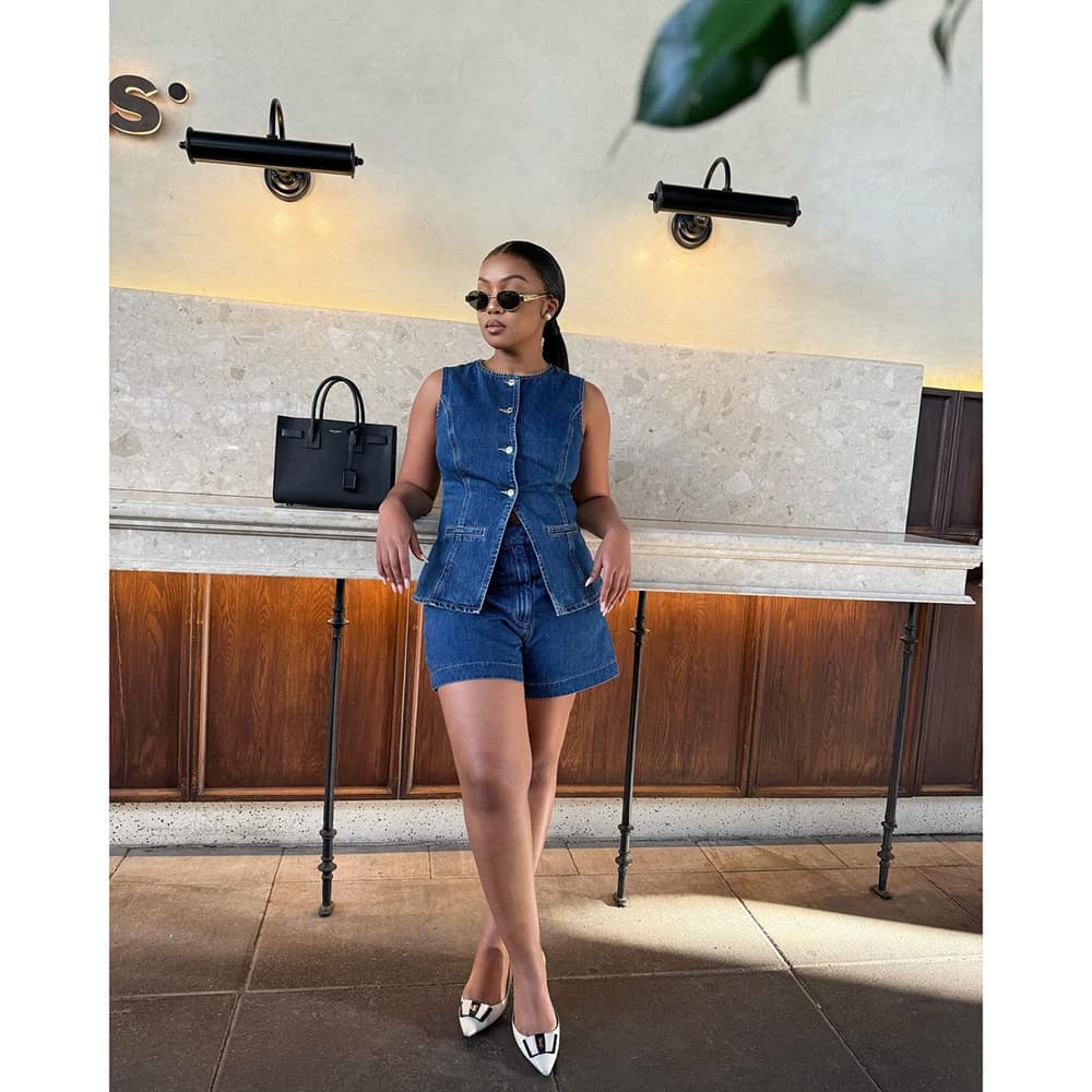 Conjunto de top sem mangas e shorts para mulheres 3