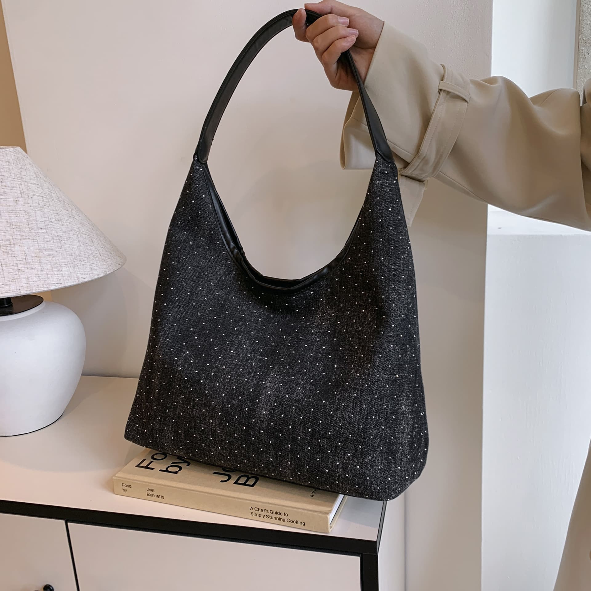 Bolsa feminina de grande capacidade e estilo. 6