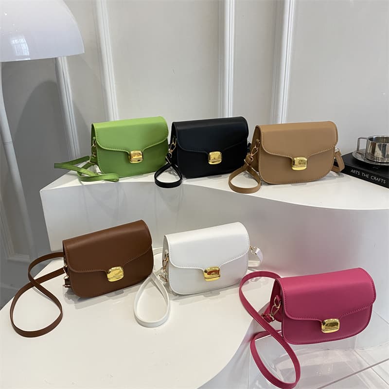 Bolsa feminina simples e elegante.
