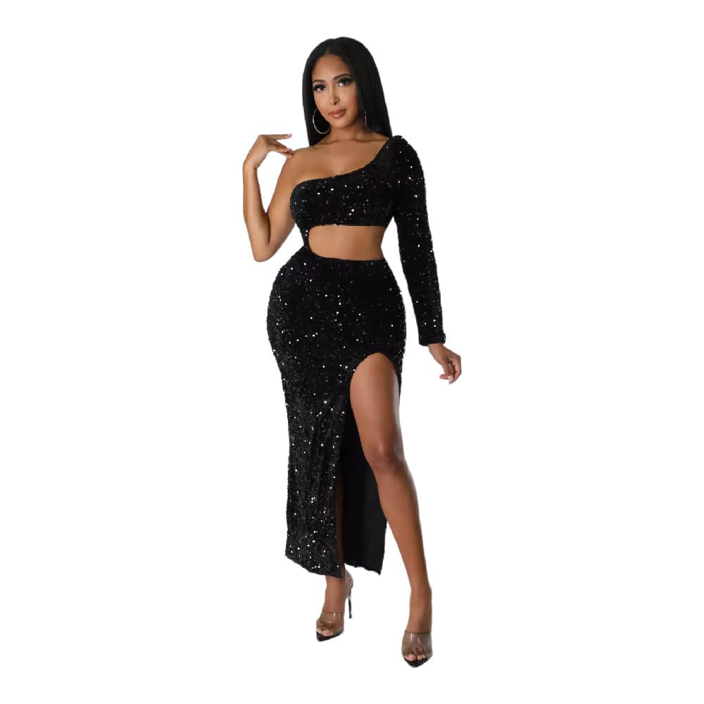 Vestido feminino sexy de um ombro só com lantejoulas, fenda no umbigo e modelagem que valoriza o quadril. 9