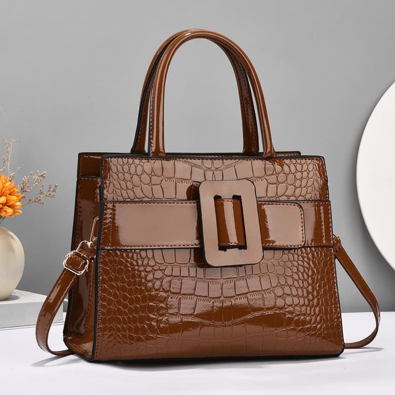 Bolsa feminina versátil e elegante com personalidade.