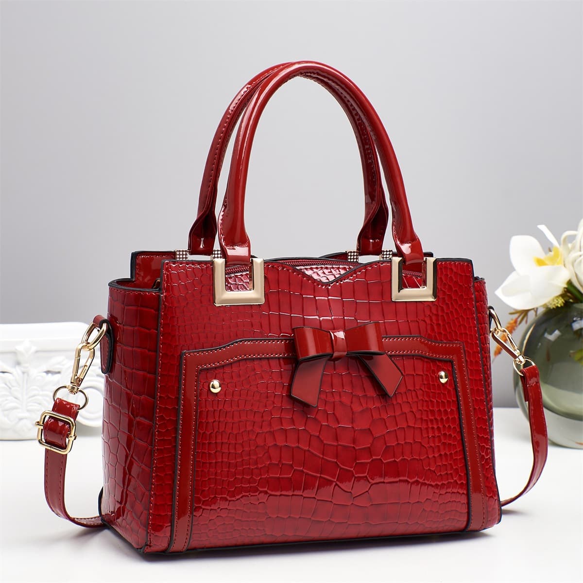 Conjunto elegante e sofisticado de bolsa tote e carteira para mulheres com grande capacidade. 4