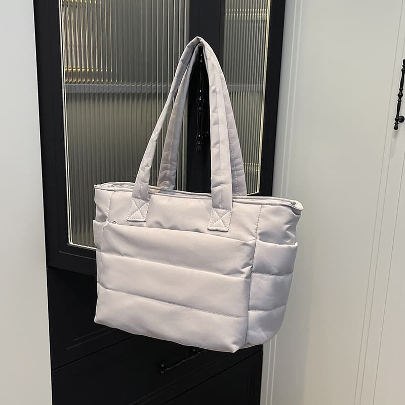 Bolsa versátil com bordado em linha para mulheres 8
