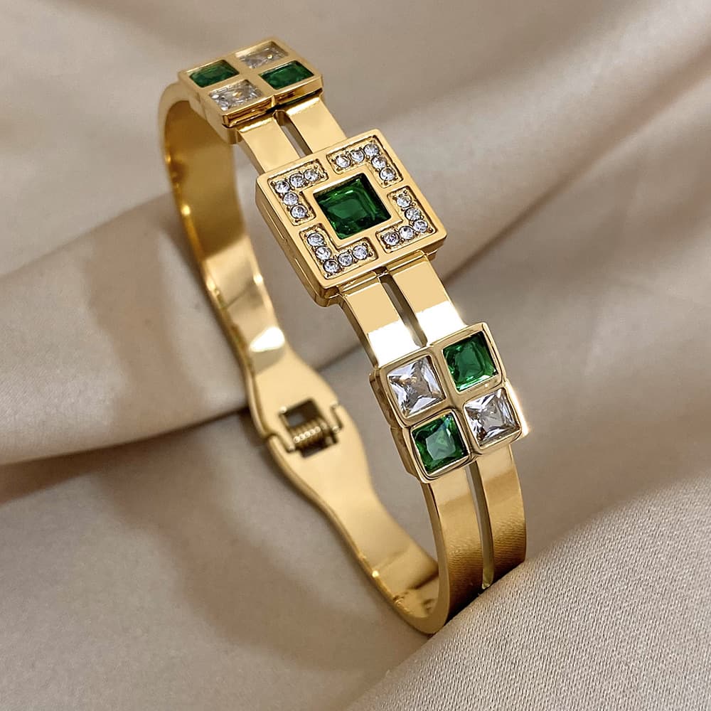 Bijuterias de nicho com design exclusivo para mulheres. 4
