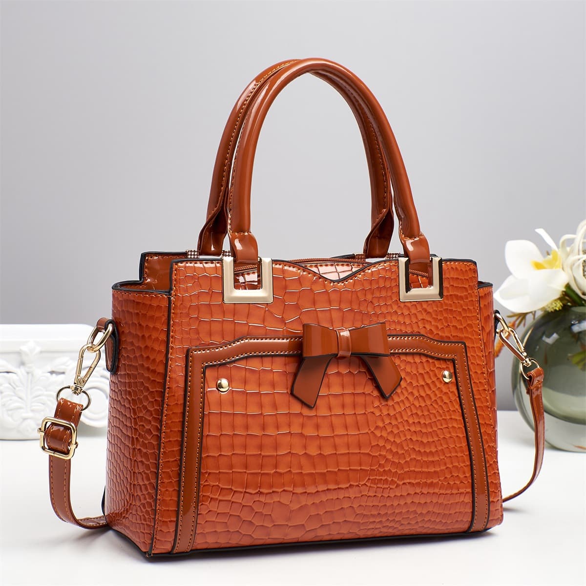 Conjunto elegante e sofisticado de bolsa tote e carteira para mulheres com grande capacidade. 5