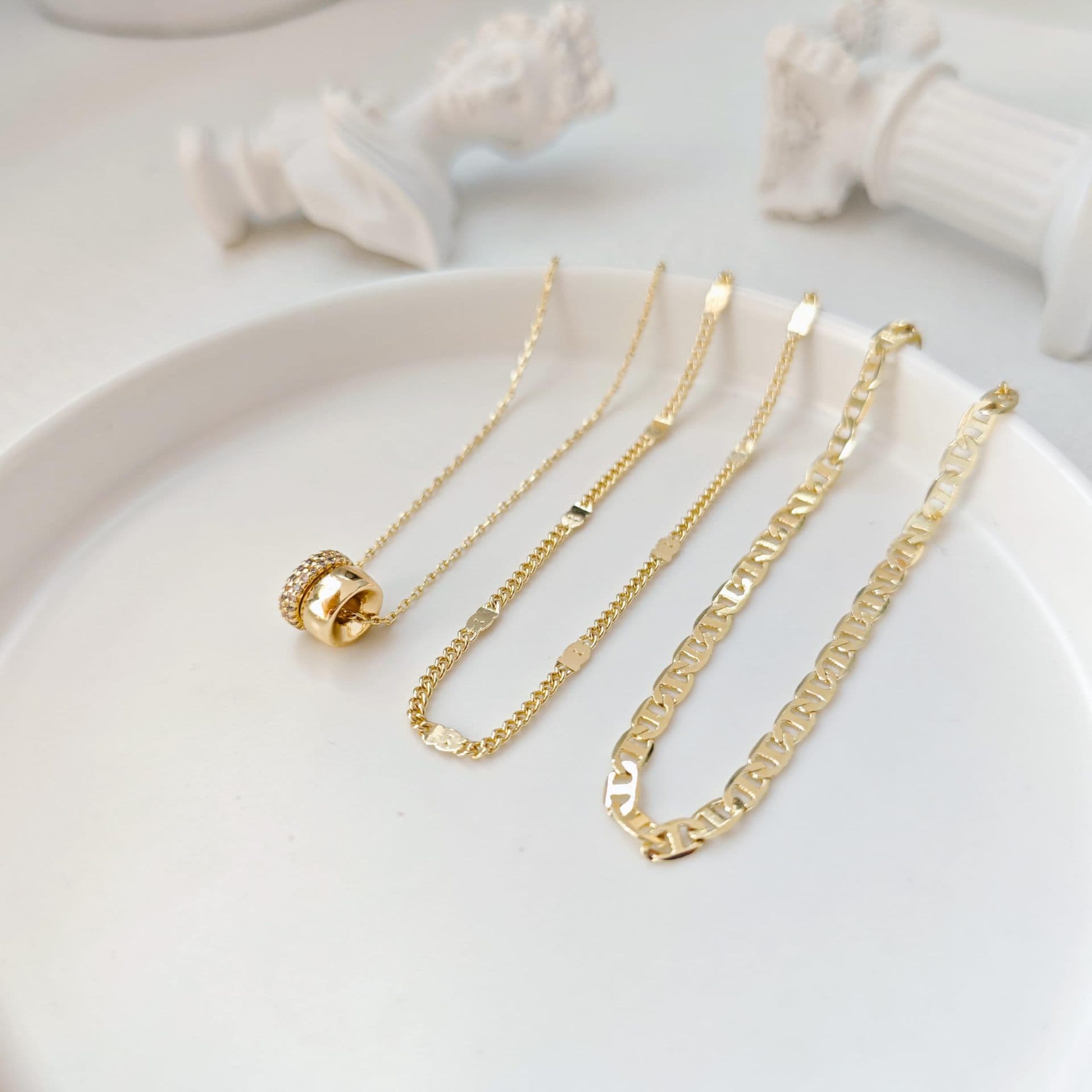 Colar com zircônias, perfeito para mulheres. 4