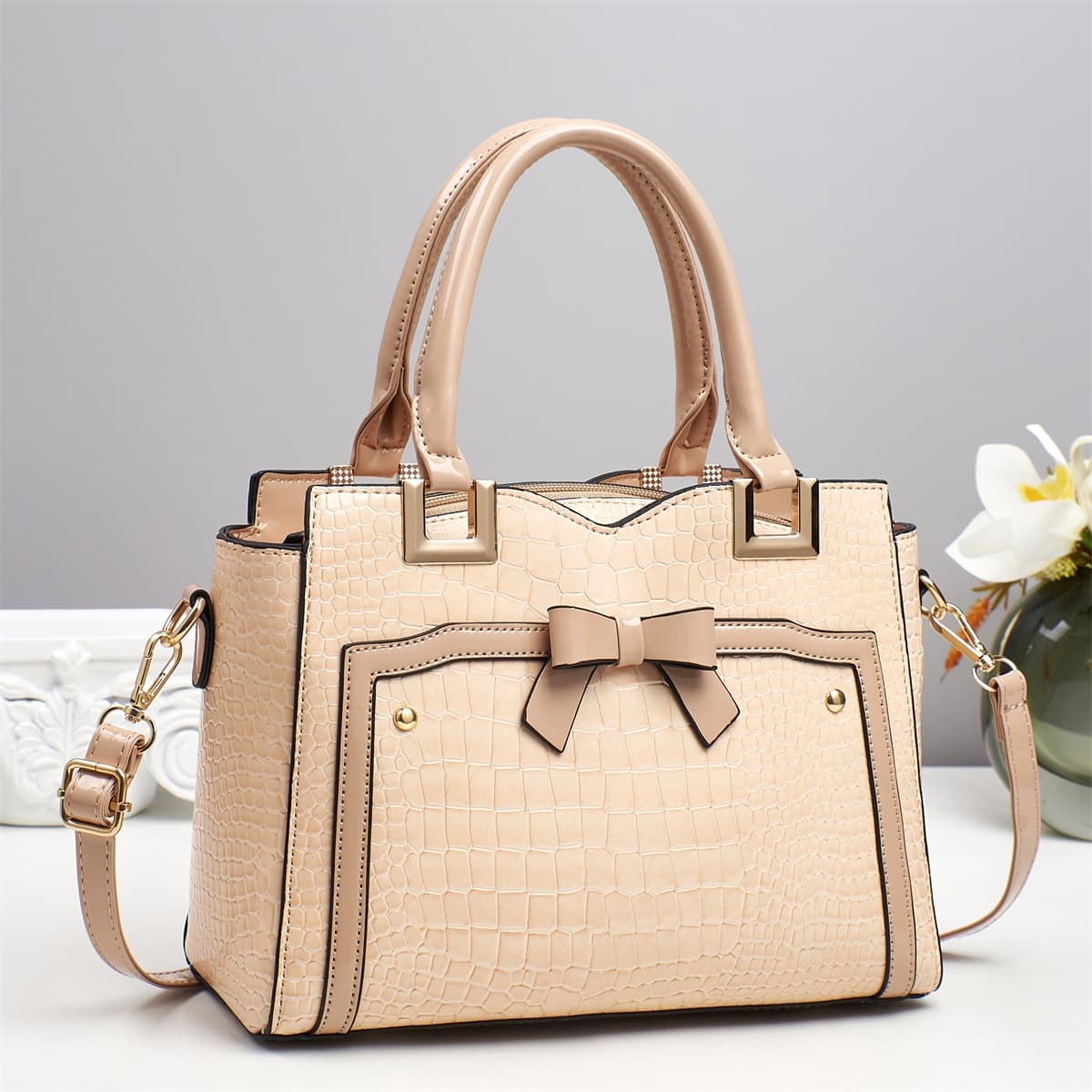 Conjunto elegante e sofisticado de bolsa tote e carteira para mulheres com grande capacidade. 8