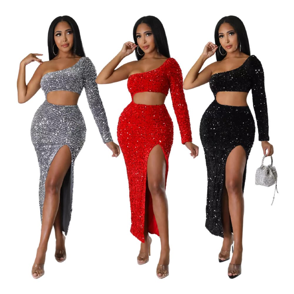 Vestido feminino sexy de um ombro só com lantejoulas, fenda no umbigo e modelagem que valoriza o quadril.