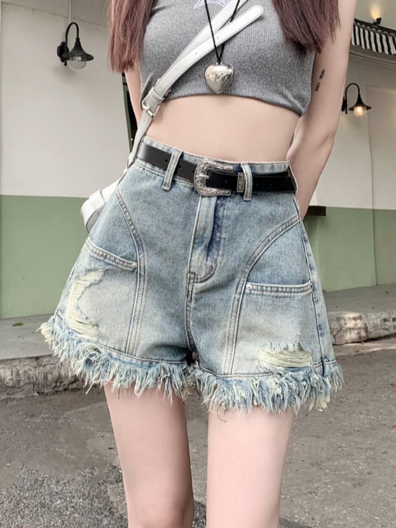 Shorts Jeans Rasgados, Pernas Largas, Barra Desfiada, Modela