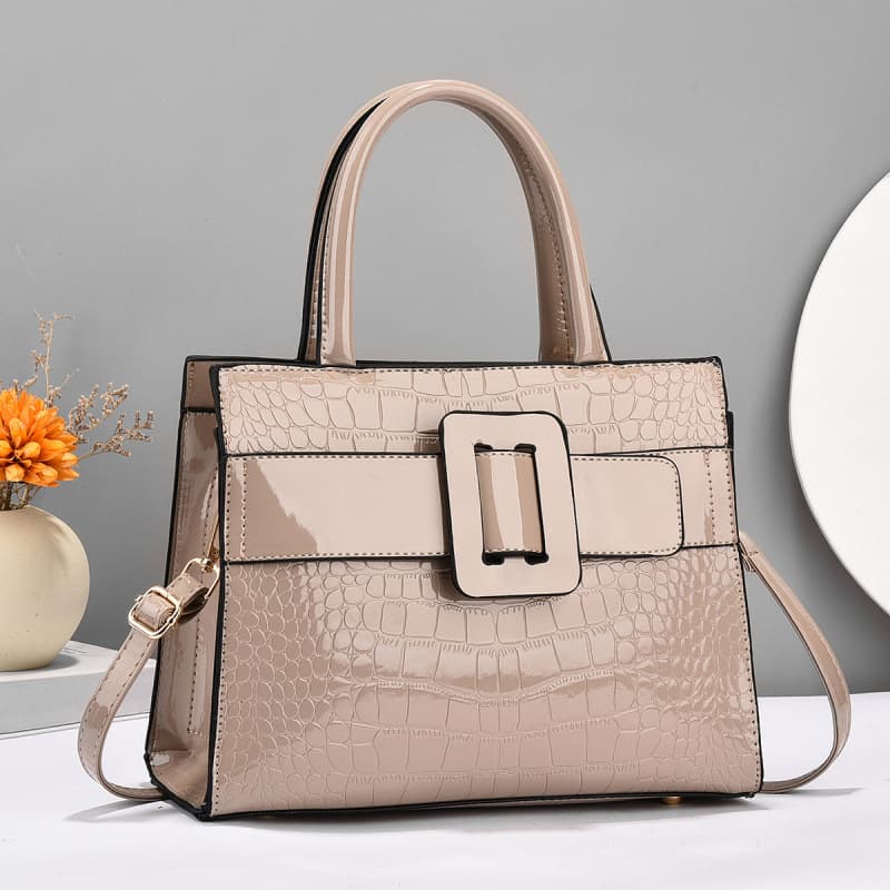 Bolsa feminina versátil e elegante com personalidade. 2