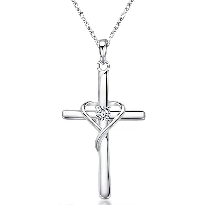 Colar Com Pingente De Cruz Em Formato De CoraçãO Cravejado De Diamantes, Perfeito Para A PáScoa.