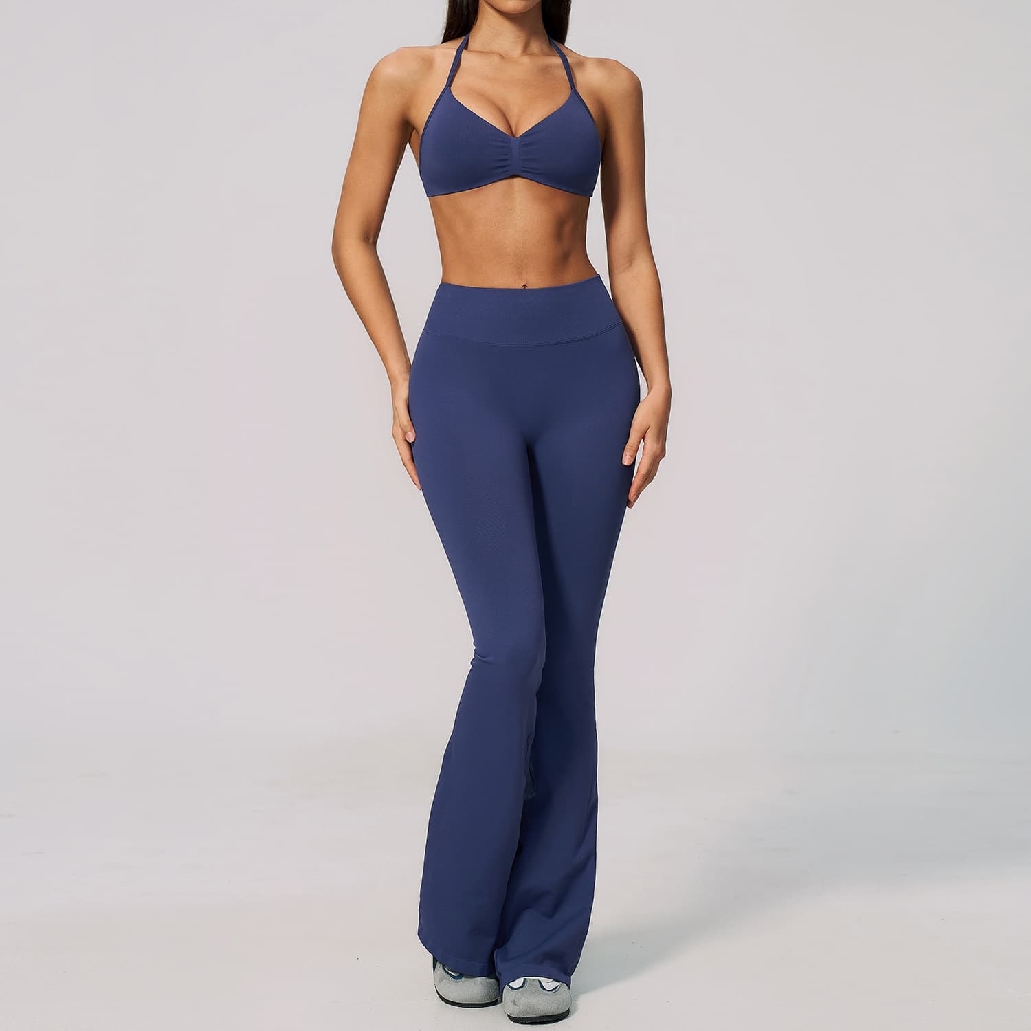Conjunto de top frente única e calça para mulheres