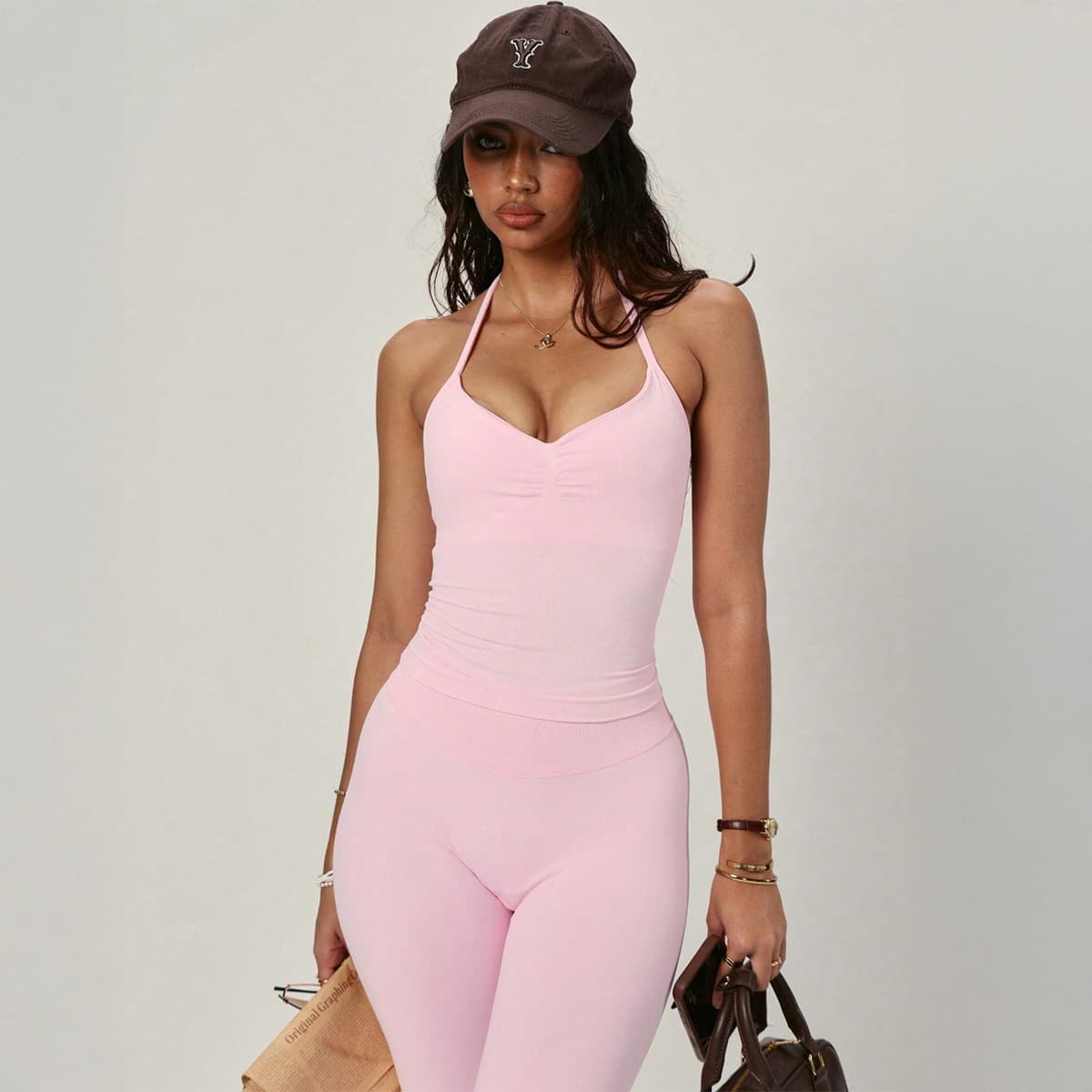 Regata versátil com decote halter para mulheres