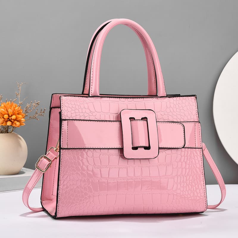 Bolsa feminina versátil e elegante com personalidade. 4