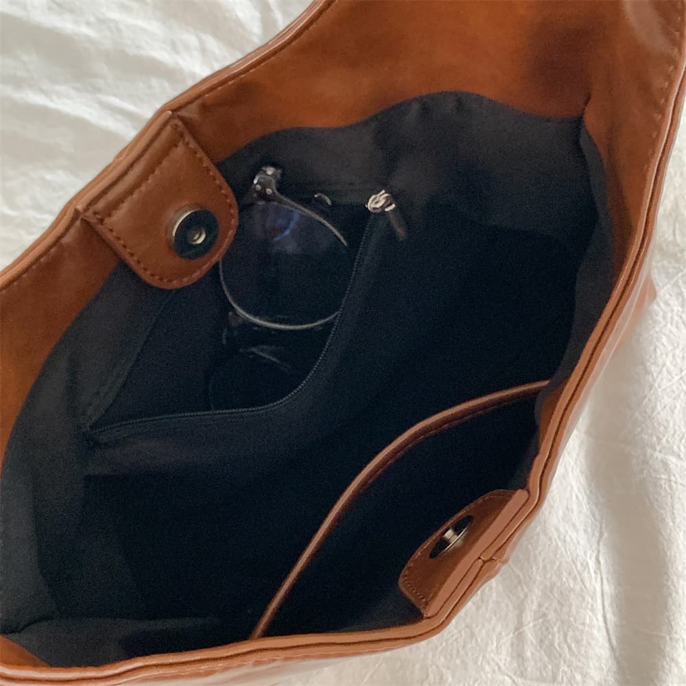 Bolsa feminina de couro macio com grande capacidade. 7
